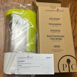 Brand New Pampered Chef Herb Keeper